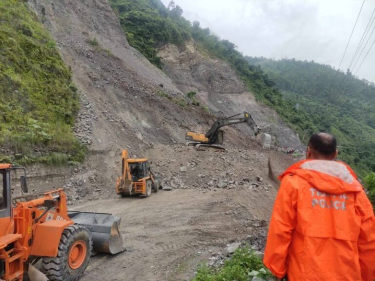 Two-way traffic resumes on Narayangadh–Muglin road