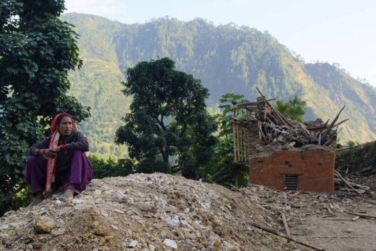 Cash relief distributed to families of quake victims