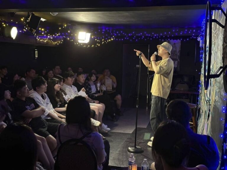 Chinese comedians living abroad are winning fans