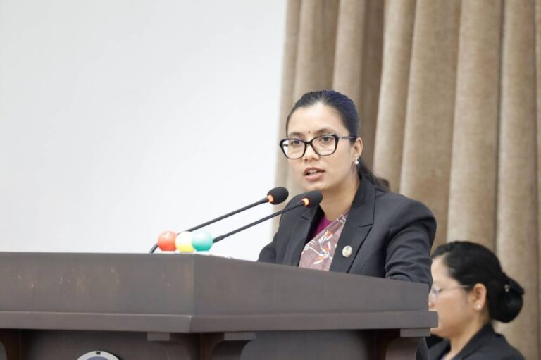 Govt rules out reversal of two-day public holiday