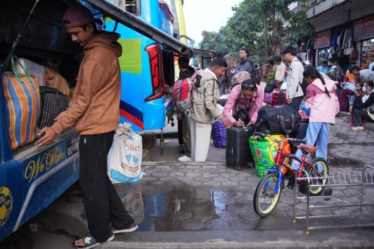 Dashain rush sees over 56,800 leave Kathmandu Valley in 24 hours