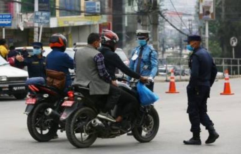 Traffic police take action against 470 vehicles in a day